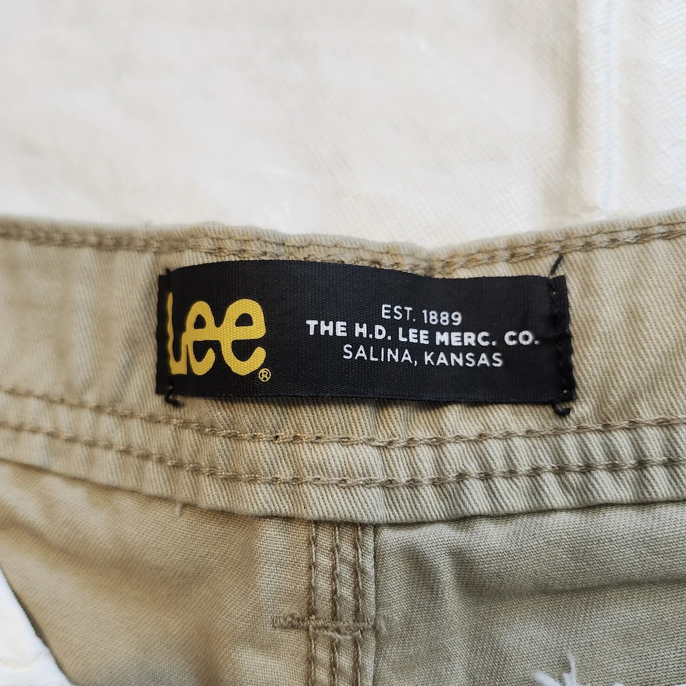 Lee Men's Beige Cargo Shorts
